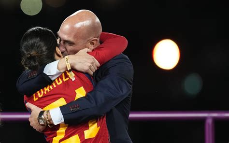 FIFA suspends Spanish football boss over World Cup kiss